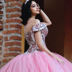 banner debutante